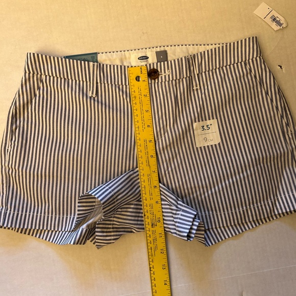 Old Navy flat front Railroad Stripe Shorts w/front pockets NWT. Sz-4. E11 - Picture 9 of 10